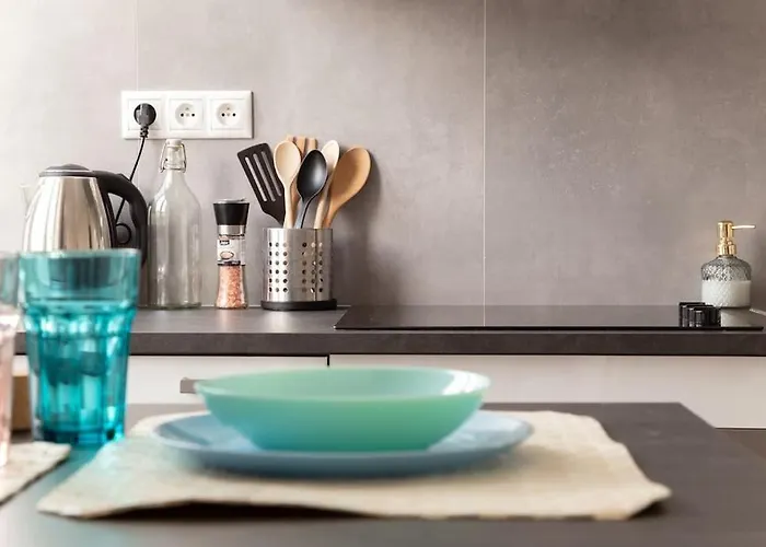 Lägenhet Wonderful Emoji In Oldtown, Street Parking *