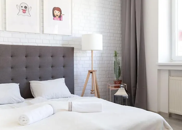 Apartament Wonderful Emoji In Oldtown, Street Parking *