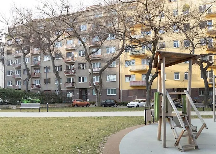 Апартаменты Wonderful Emoji In Oldtown, Street Parking *